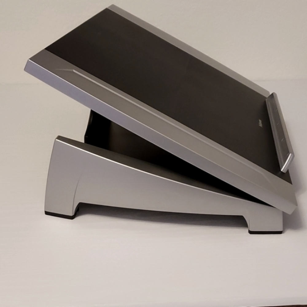 Laptop Riser / Adjustable Stand - Picture 4 of 5